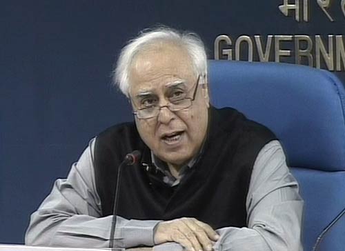 10 दिसंबर 2011: तस्वीरों में देखें दिनभर की बड़ी खबरें