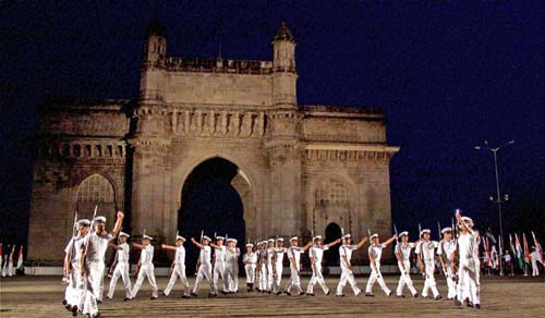 01 दिसंबर 2011: तस्‍वीरों में देखें दिनभर की बड़ी खबरें | पढ़ें