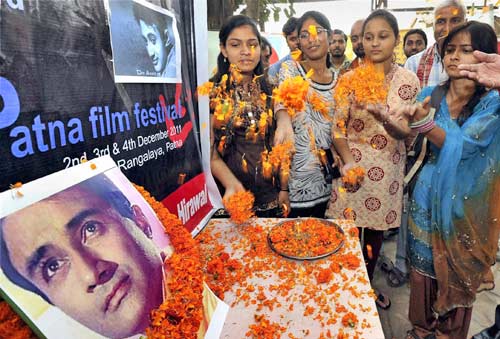 04 दिसंबर 2011: तस्‍वीरों में देखें दिनभर की बड़ी खबरें | पढ़ें