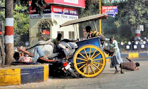 04 दिसंबर 2011: तस्‍वीरों में देखें दिनभर की बड़ी खबरें | पढ़ें