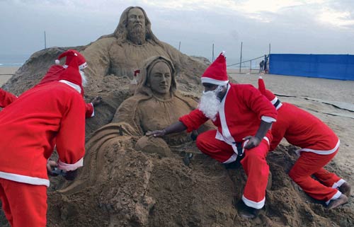 24 दिसंबर 2011: तस्वीरों में देखें दिनभर की बड़ी खबरें | पढ़ें