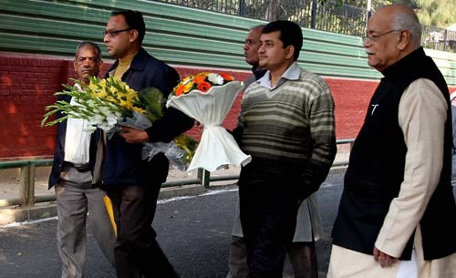 25 दिसंबर 2011: तस्वीरों में देखें दिनभर की बड़ी खबरें | पढ़ें