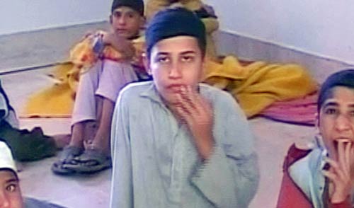 देखें पाकिस्‍तान के मदरसों की नापाक हकीकत