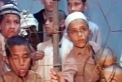 देखें पाकिस्‍तान के मदरसों की नापाक हकीकत