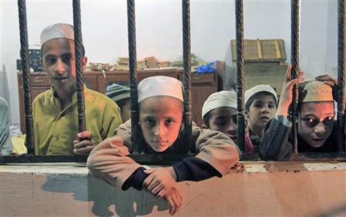 देखें पाकिस्‍तान के मदरसों की नापाक हकीकत