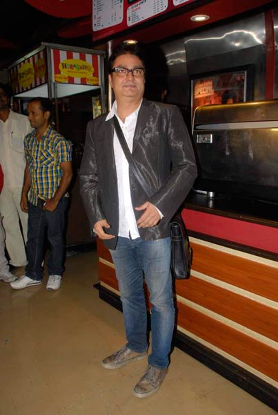 'पप्पू कांट डांस..'  का प्रीमियर । बॉलीवुड हसीनाएं