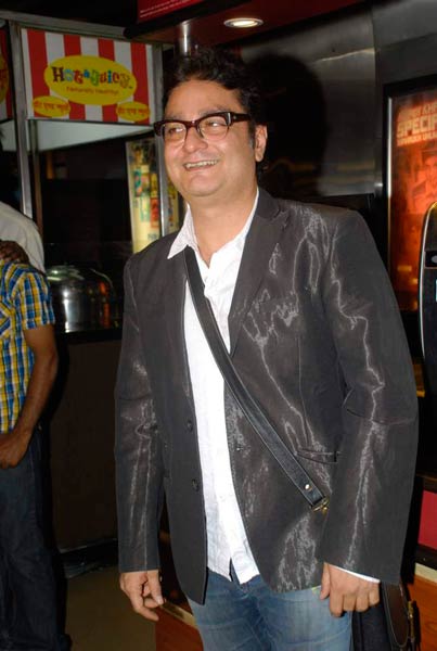 'पप्पू कांट डांस..'  का प्रीमियर । बॉलीवुड हसीनाएं