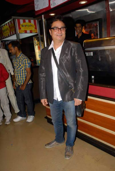 'पप्पू कांट डांस..'  का प्रीमियर । बॉलीवुड हसीनाएं