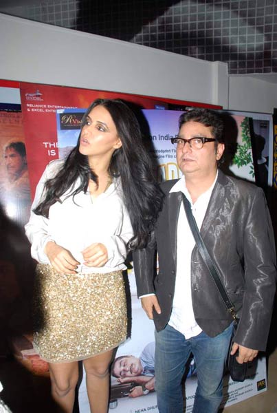 'पप्पू कांट डांस..'  का प्रीमियर । बॉलीवुड हसीनाएं