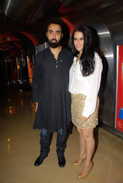 'पप्पू कांट डांस..'  का प्रीमियर । बॉलीवुड हसीनाएं