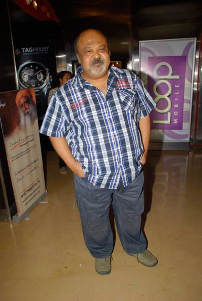 'पप्पू कांट डांस..'  का प्रीमियर । बॉलीवुड हसीनाएं