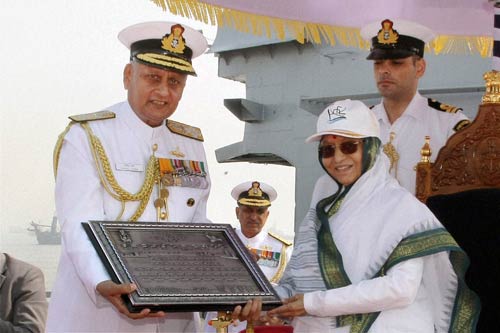 अब राष्ट्रपति हुईं युद्धपोत पर सवार