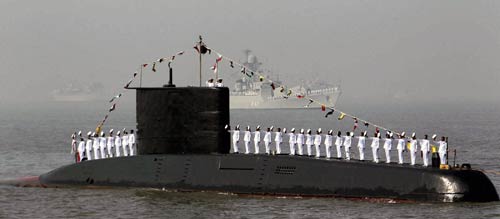 अब राष्ट्रपति हुईं युद्धपोत पर सवार