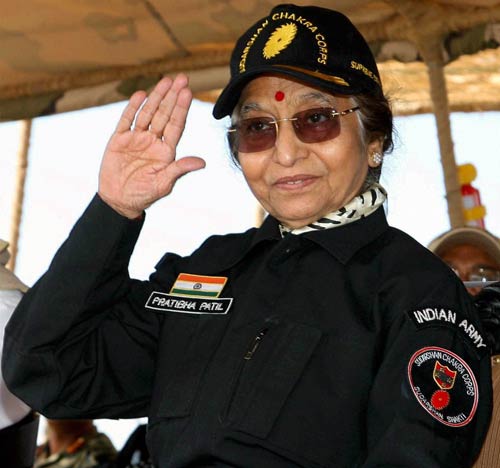 05 दिसंबर 2011: तस्‍वीरों में देखें दिनभर की बड़ी खबरें  | 