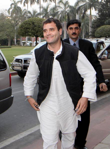 14 दिसंबर 2011: तस्वीरों में देखें दिनभर की बड़ी खबरें | पढ़ें