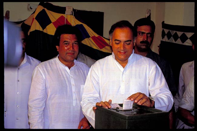 राजेश खन्‍ना की दूसरी पुण्यतिथि | उमड़ा बॉलीवुड