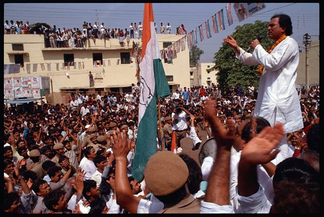 राजेश खन्‍ना की दूसरी पुण्यतिथि | उमड़ा बॉलीवुड