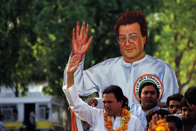 राजेश खन्‍ना की दूसरी पुण्यतिथि | उमड़ा बॉलीवुड