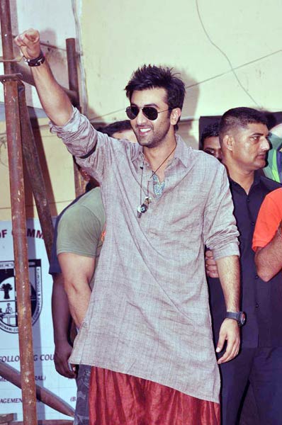 वर्ष 2011 के सबसे सेक्सी एशियाई व्यक्ति  | बोल्‍ड होती बालाएं... 