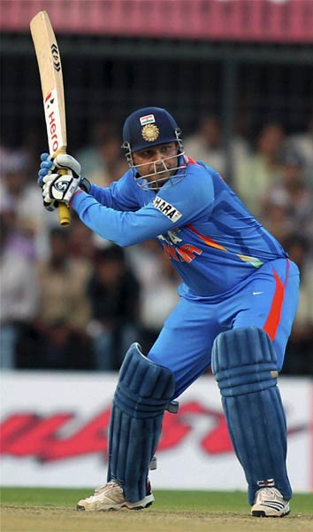 तस्वीरों में देखें सहवाग ने कैसे लगाया दोहरा शतक