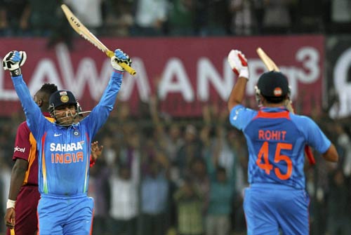 तस्वीरों में देखें सहवाग ने कैसे लगाया दोहरा शतक