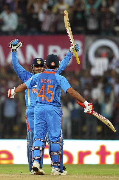 तस्वीरों में देखें सहवाग ने कैसे लगाया दोहरा शतक