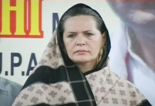 18 दिसंबर 2011: तस्वीरों में देखें दिनभर की बड़ी खबरें | पढ़ें