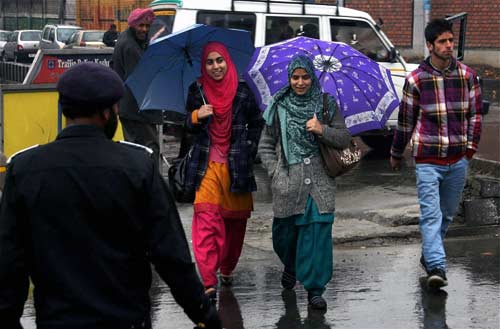 07 दिसंबर 2011: तस्‍वीरों में देखें दिनभर की बड़ी खबरें | पढ़ें