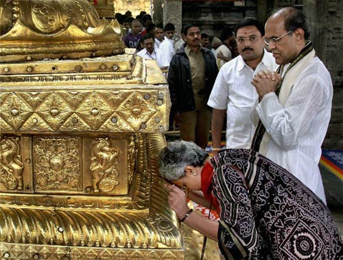 23 दिसंबर 2011: तस्वीरों में देखें दिनभर की बड़ी खबरें | पढ़ें