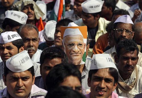 तस्‍वीरों में देखें मुंबई में अन्‍ना का अनशन  | मैं भी अन्‍ना...