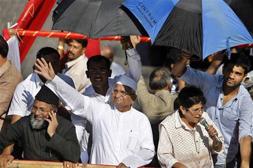 तस्‍वीरों में देखें मुंबई में अन्‍ना का अनशन  | मैं भी अन्‍ना...