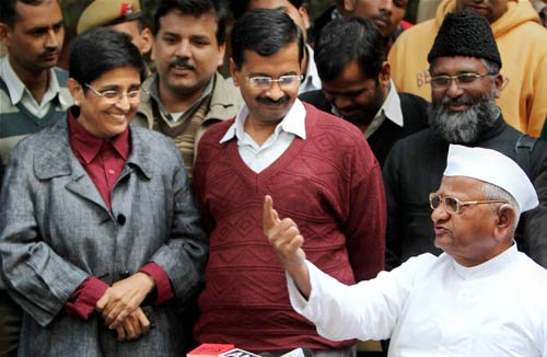 15 दिसंबर 2011: तस्वीरों में देखें दिनभर की बड़ी खबरें | पढ़ें