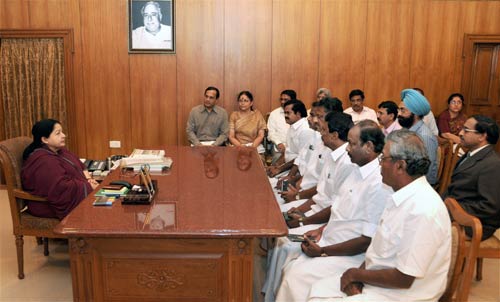 07 दिसंबर 2011: तस्‍वीरों में देखें दिनभर की बड़ी खबरें | पढ़ें