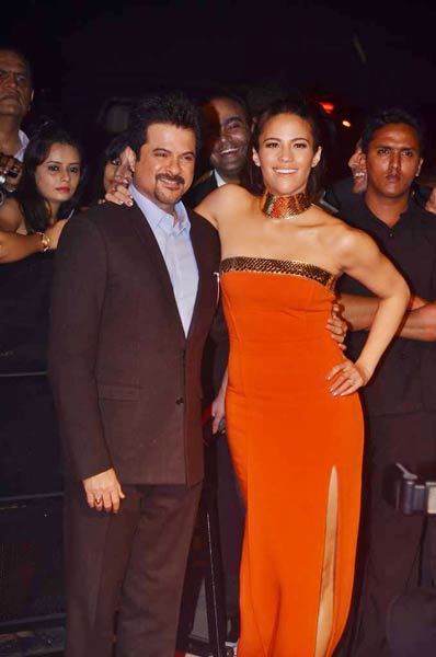 फिल्म 'मिशन इंपोसिबल' का प्रीमियर...। सितारों की मस्‍ती