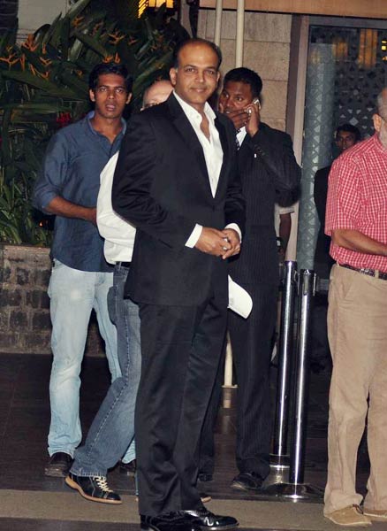 फिल्म 'मिशन इंपोसिबल' का प्रीमियर...। सितारों की मस्‍ती