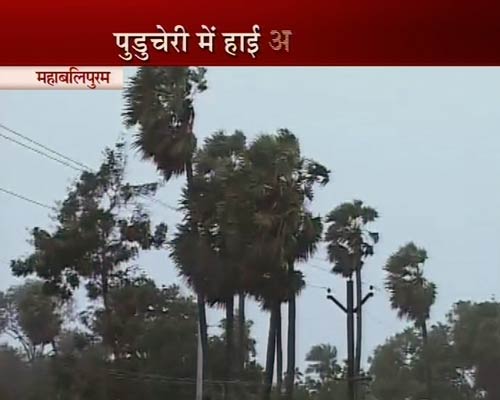 'ठाणे' तूफान ने मचाई तबाही