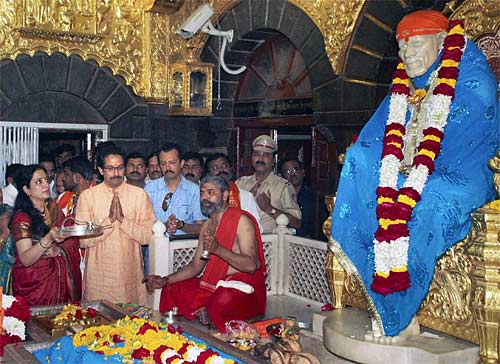 06 दिसंबर 2011: तस्वीरों में देखें दिनभर की बड़ी खबरें | पढ़ें