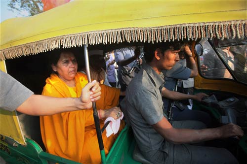 05 दिसंबर 2011: तस्‍वीरों में देखें दिनभर की बड़ी खबरें  | 