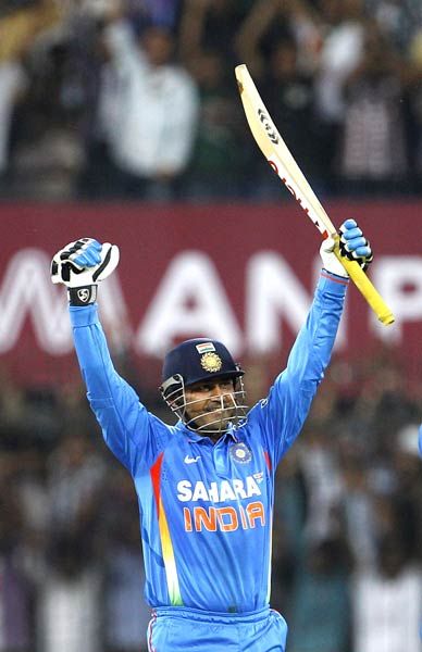 तस्वीरों में देखें सहवाग ने कैसे लगाया दोहरा शतक