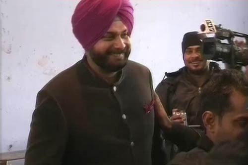 उत्तराखंड और पंजाब में वोटिंग संपन्‍न