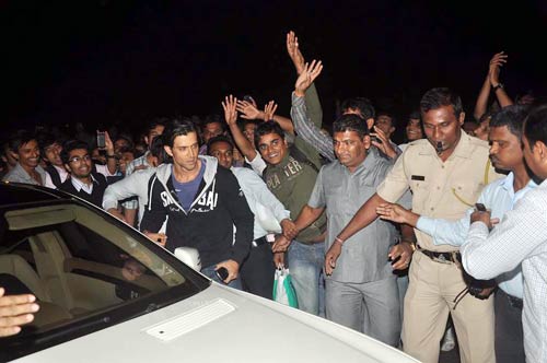 फरहान के जन्‍मदिन पर उमड़ा बॉलीवुड | स्टाइलिश हसीनाएं