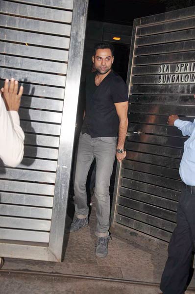 फरहान के जन्‍मदिन पर उमड़ा बॉलीवुड | स्टाइलिश हसीनाएं