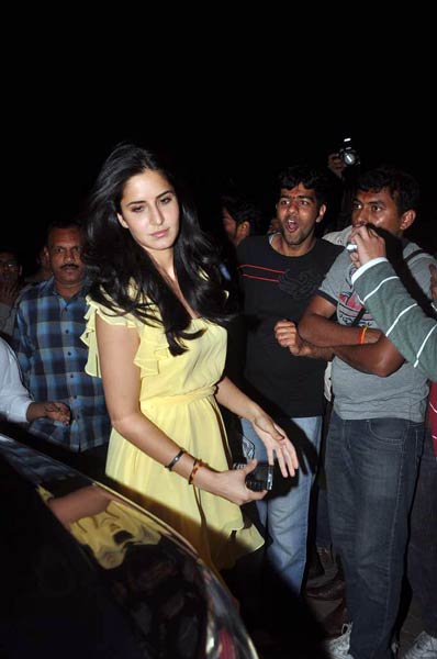 फरहान के जन्‍मदिन पर उमड़ा बॉलीवुड | स्टाइलिश हसीनाएं