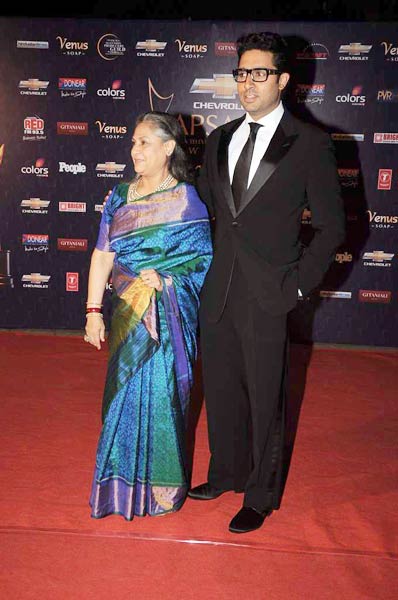 सितारों से सजा अप्सरा अवार्ड समारोह | जिस्‍म दिखाने की होड