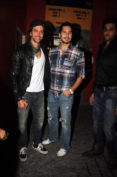 अग्निपथ की स्‍पेशल स्‍क्रीनिंग में सितारे |  सितारों की मस्‍ती