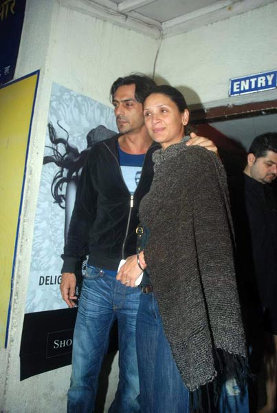 अग्निपथ की स्‍पेशल स्‍क्रीनिंग में सितारे |  सितारों की मस्‍ती