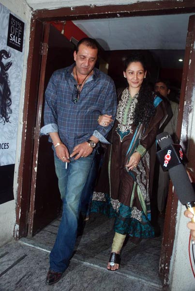 अग्निपथ की स्‍पेशल स्‍क्रीनिंग में सितारे |  सितारों की मस्‍ती