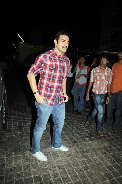 अग्निपथ की स्‍पेशल स्‍क्रीनिंग में सितारे |  सितारों की मस्‍ती