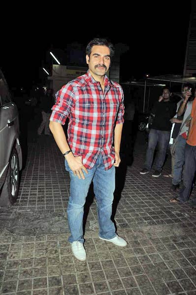 अग्निपथ की स्‍पेशल स्‍क्रीनिंग में सितारे |  सितारों की मस्‍ती