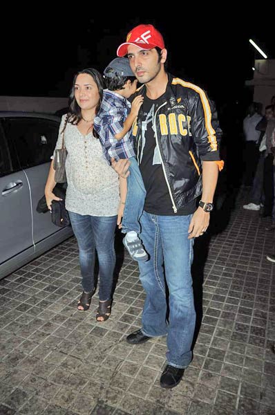 अग्निपथ की स्‍पेशल स्‍क्रीनिंग में सितारे |  सितारों की मस्‍ती